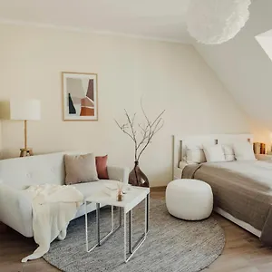 Oase Mitten In Apartment Leipzig